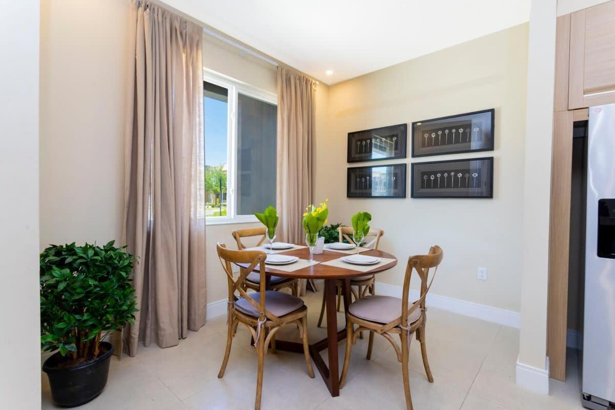 Stunning 4 Bd Close To Disney @ Magic Village 3247 Orlando Bagian luar foto